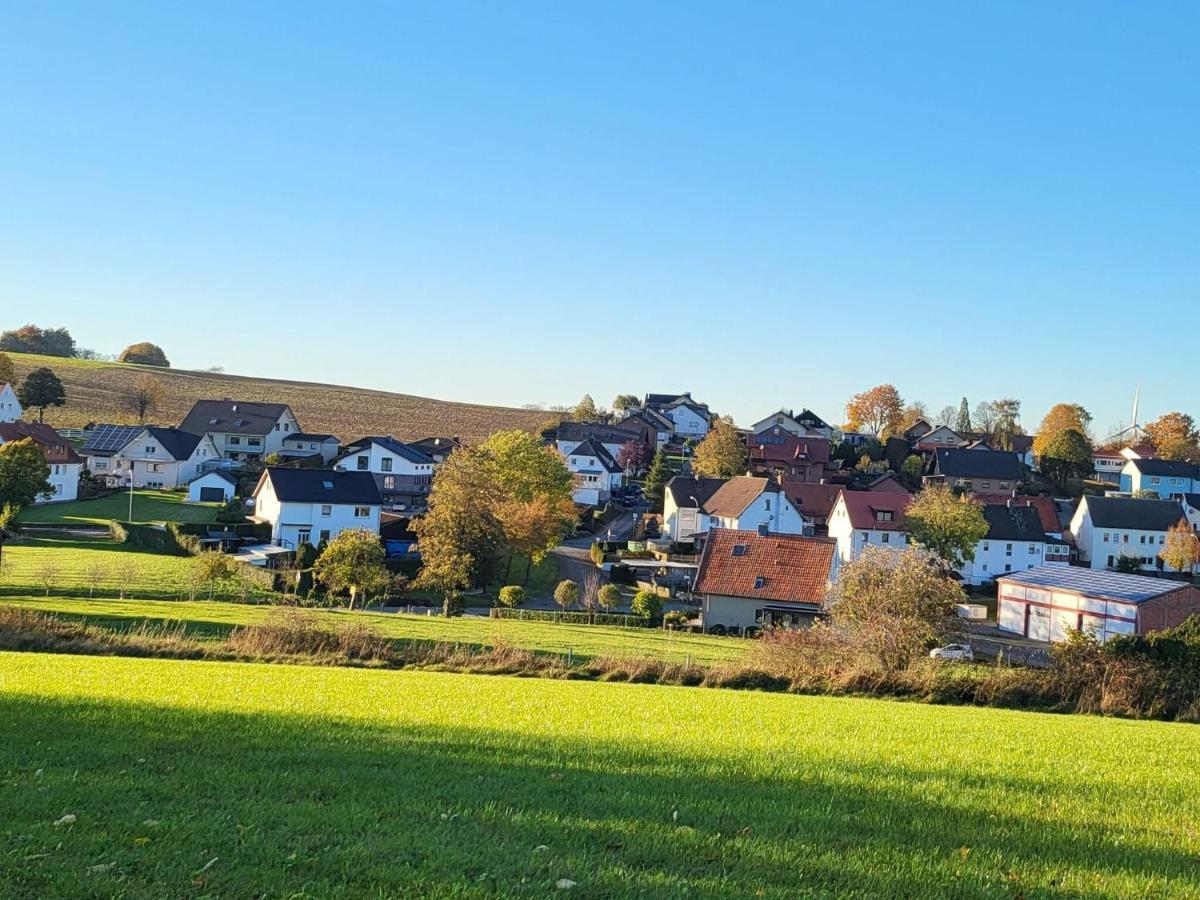 Sunny Flat In Bad Driburg With Garden Leilighet Eksteriør bilde